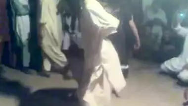 Sexy paki mujra with cock