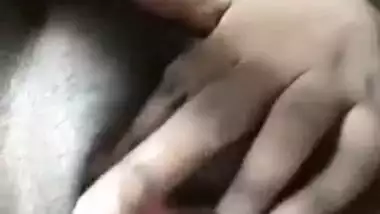 Big boobs Lankan girl fingering pussy