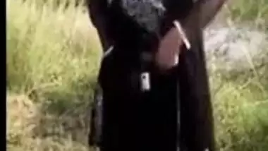 Indian caught! Drsi village babe exposing boobs and pussy outdoors