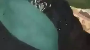 Man fucks hijabi woman’s hairy pussy in Pakistani porn video