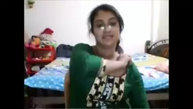 Sexy Bengali Bhabhi Exposing Busty Ass And Boobs On Video Chat