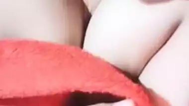 Lovely Desi wench teases with her massive XXX breasts on live cam