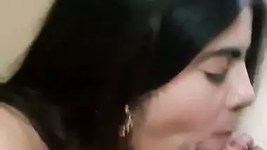 Wife gives an Indian blowjob on her suhagrat night