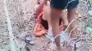 Village mature bhabhi outdoor fucking part 1