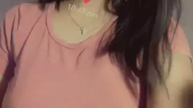 Naked pussy showing hot Indian girl nude viral MMS