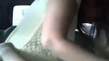 Indian sex video of a teen couple enjoying outdoor sex in his car