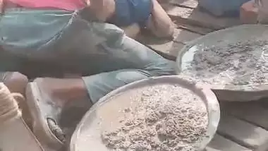 Bihari sex video of a Patna girl getting fucked by a mason
