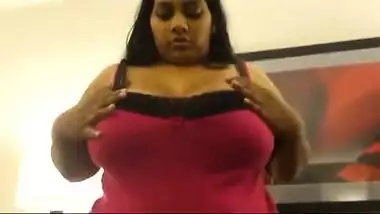 HD Indian sex video of busty girlfriend teasing and seducing