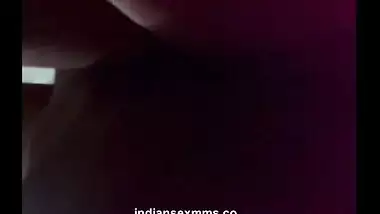 Desi Indian Wife Giving Blowjob to Lover & Fucked on Floor Mms