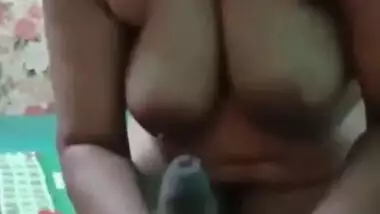 Desi Married Bhabi Handjob (sbhabi2)