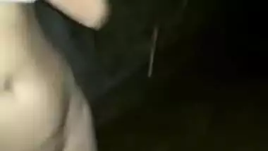 Desi village cute girl show her pussy